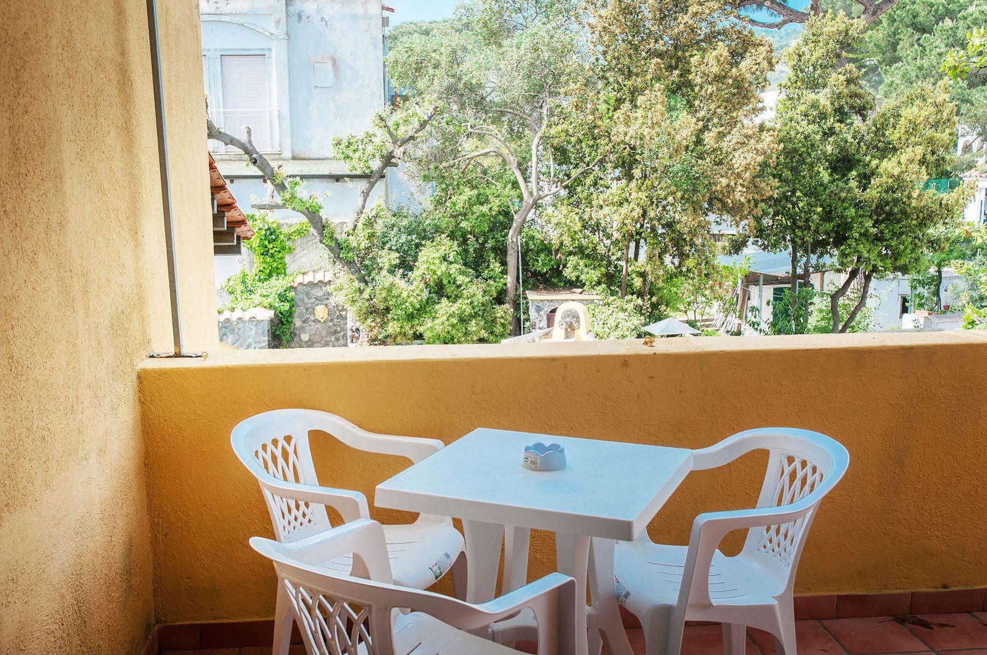 Hotel Annabelle Ischia Bagian luar foto