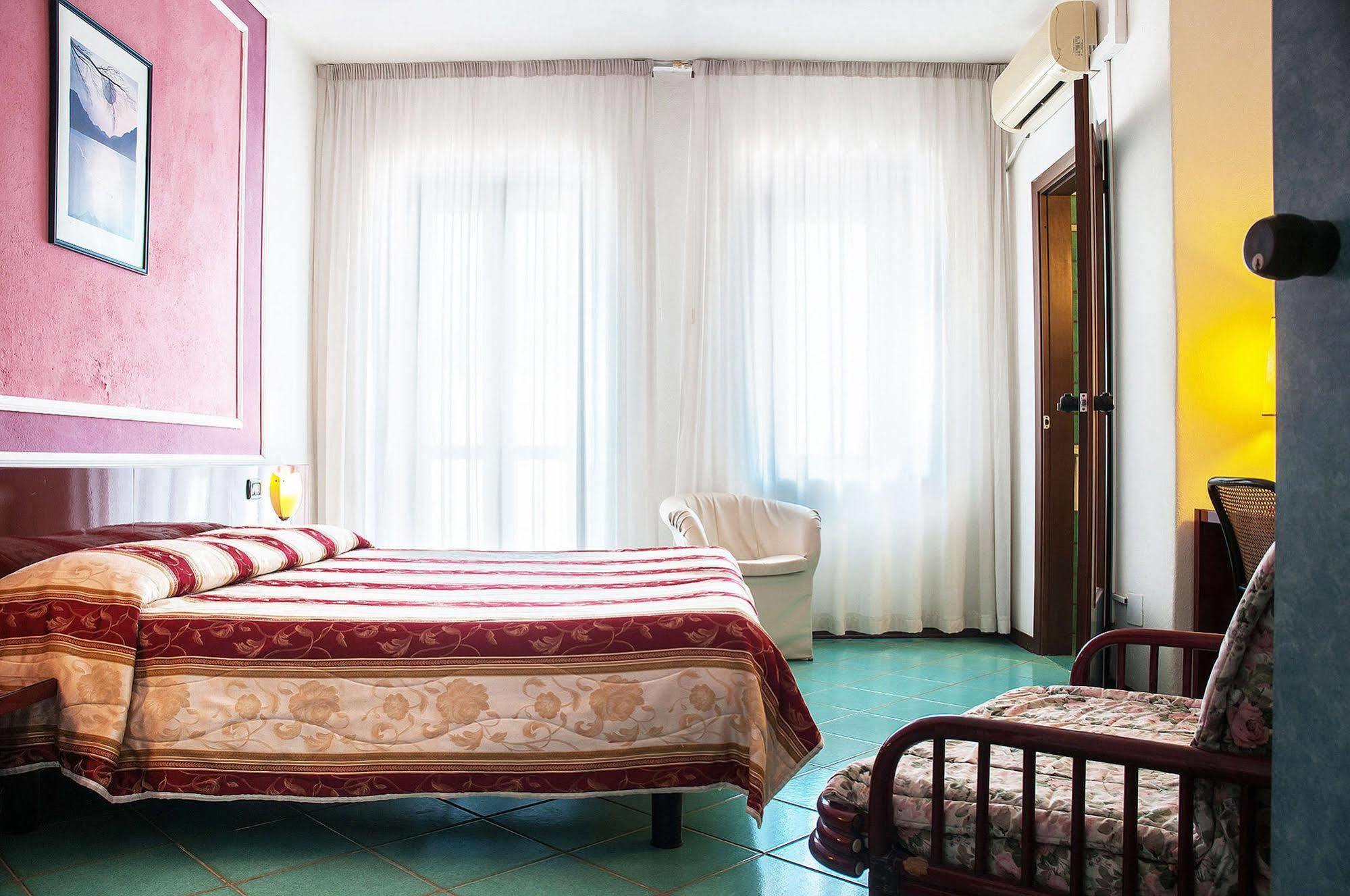 Hotel Annabelle Ischia Bagian luar foto